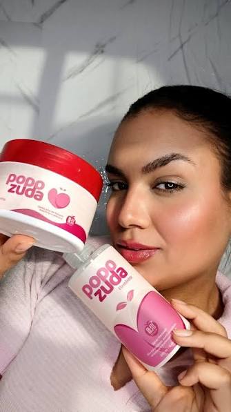 Clienta con su Crema Popozuda
